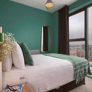 Suite met een Slaapkamer en een King Size Bed